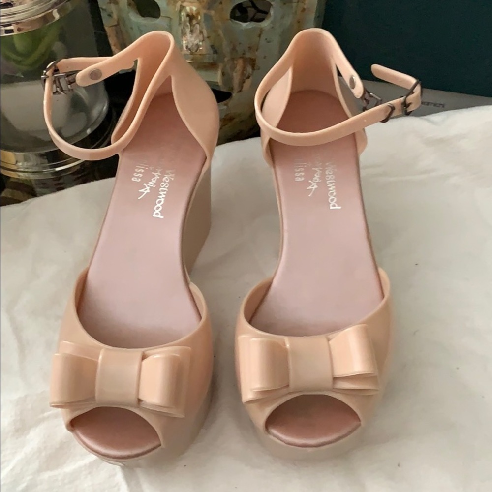 Wedge shoes